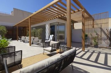 Rooms and suites with terrace Take advantage of our outdoor terrace - 1