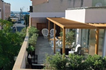 Rooms and suites with terrace Take advantage of our outdoor terrace - 8