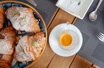 Rooms and suites with terrace Take advantage of our outdoor terrace - 14