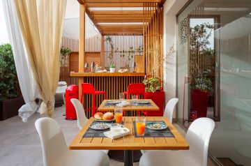 Rooms and suites with terrace Take advantage of our outdoor terrace - 11